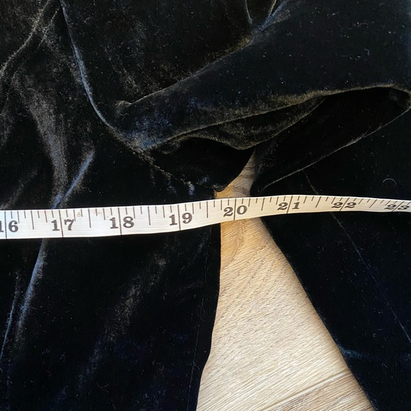 Le Chateau Black Embroidered Women's Napoleon Style Blazer - Picture 9 of 14